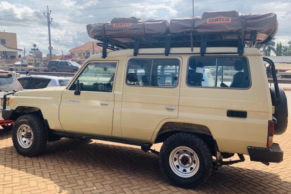 2PAX Landcruiser with Tentco Rooftop Tent.