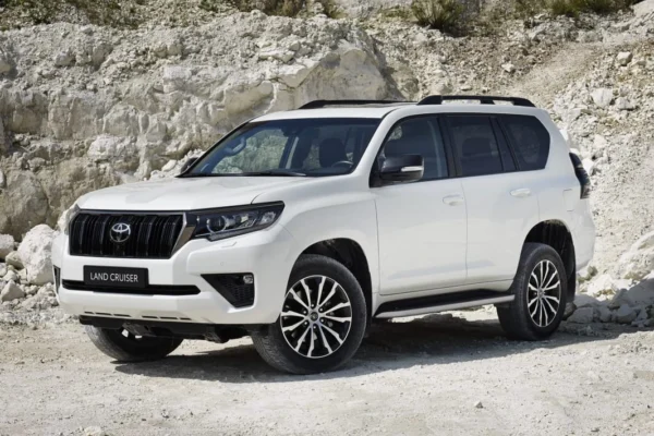 Landcruiser V8 for Hire