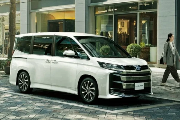 Toyota Noah for Hire