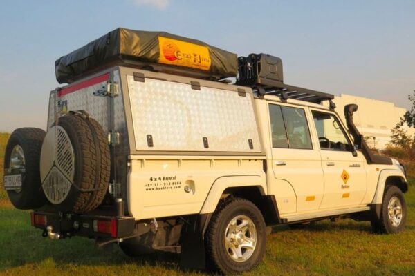 TOYOTA LAND CRUISER 79 CAMPER TOYOTA LAND CRUISER 79 CAMPER